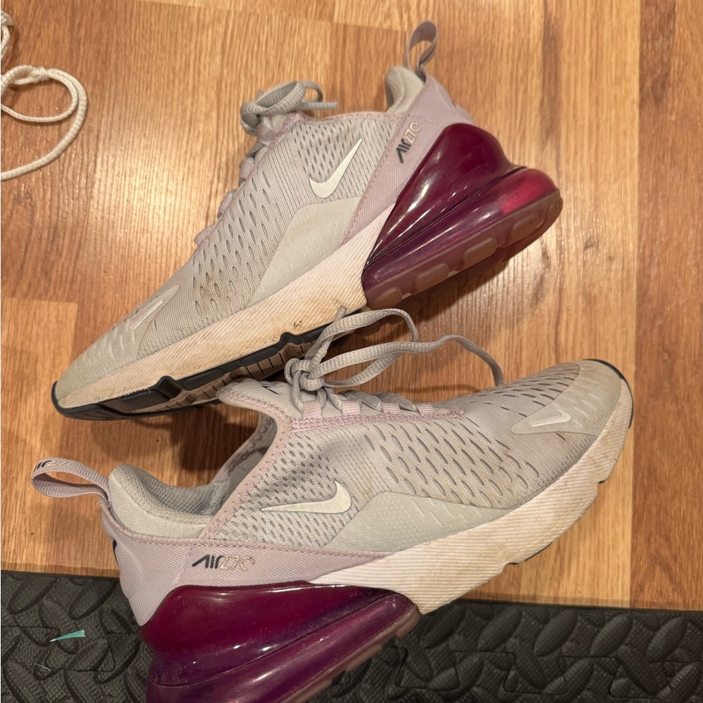 Nike 270 6 Y/38.5 EU